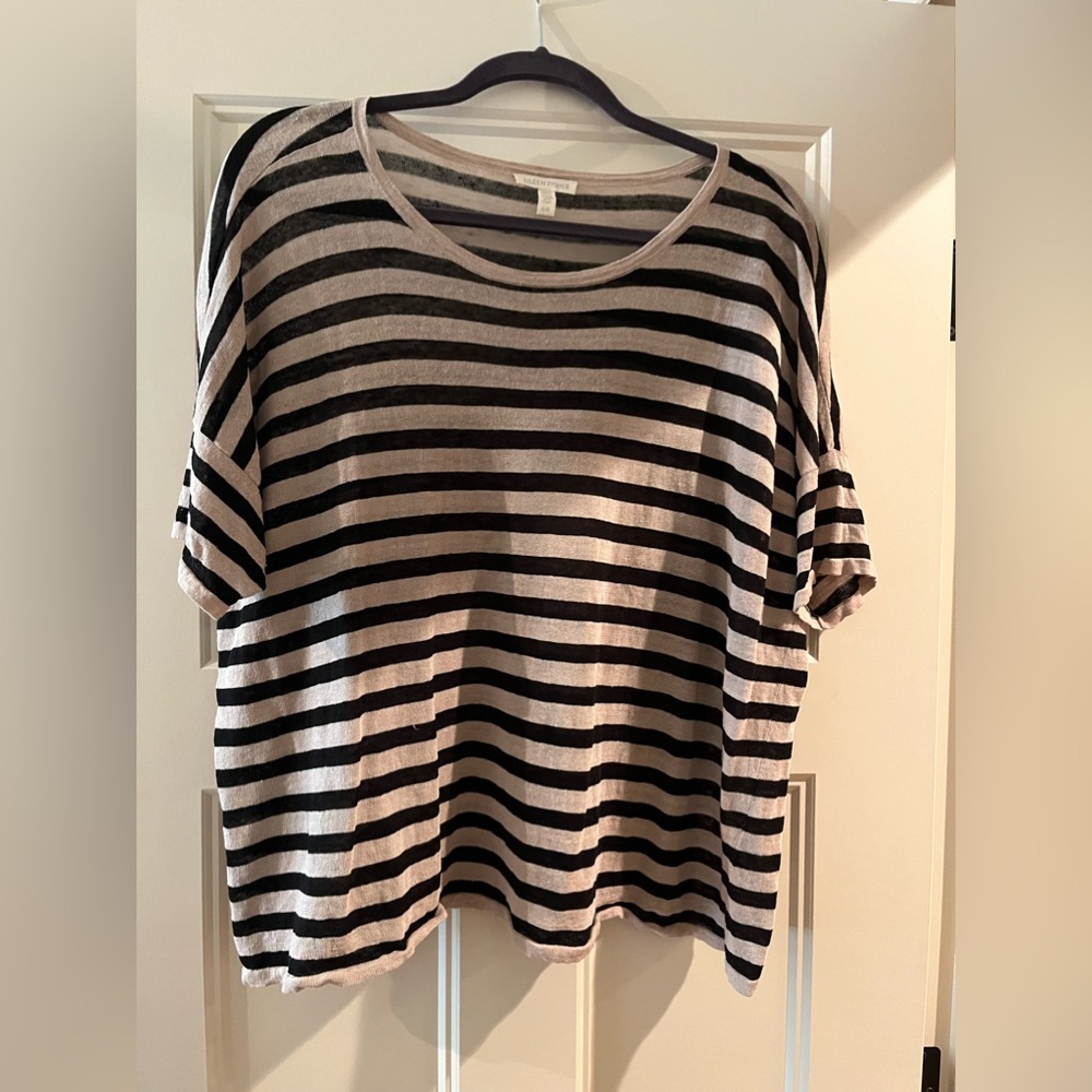Eileen Fisher box cut top